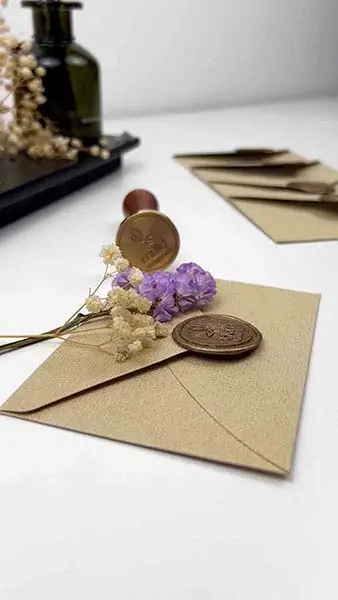 Tarjeta regalo Blum y sello de lacre